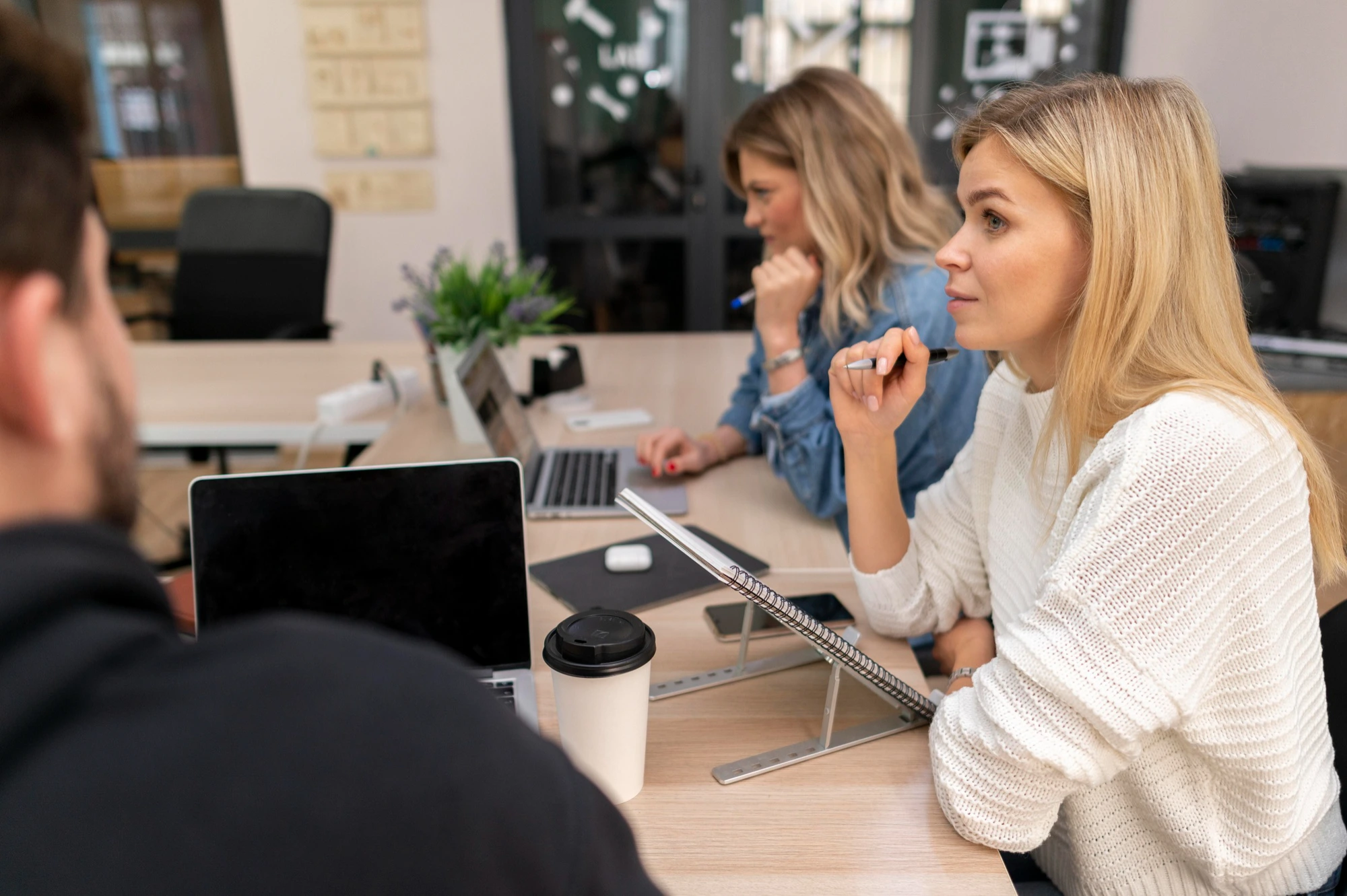 Uczestnicy podczas szkolenia zarządzania czasem i efektywności osobistej w Warszawie